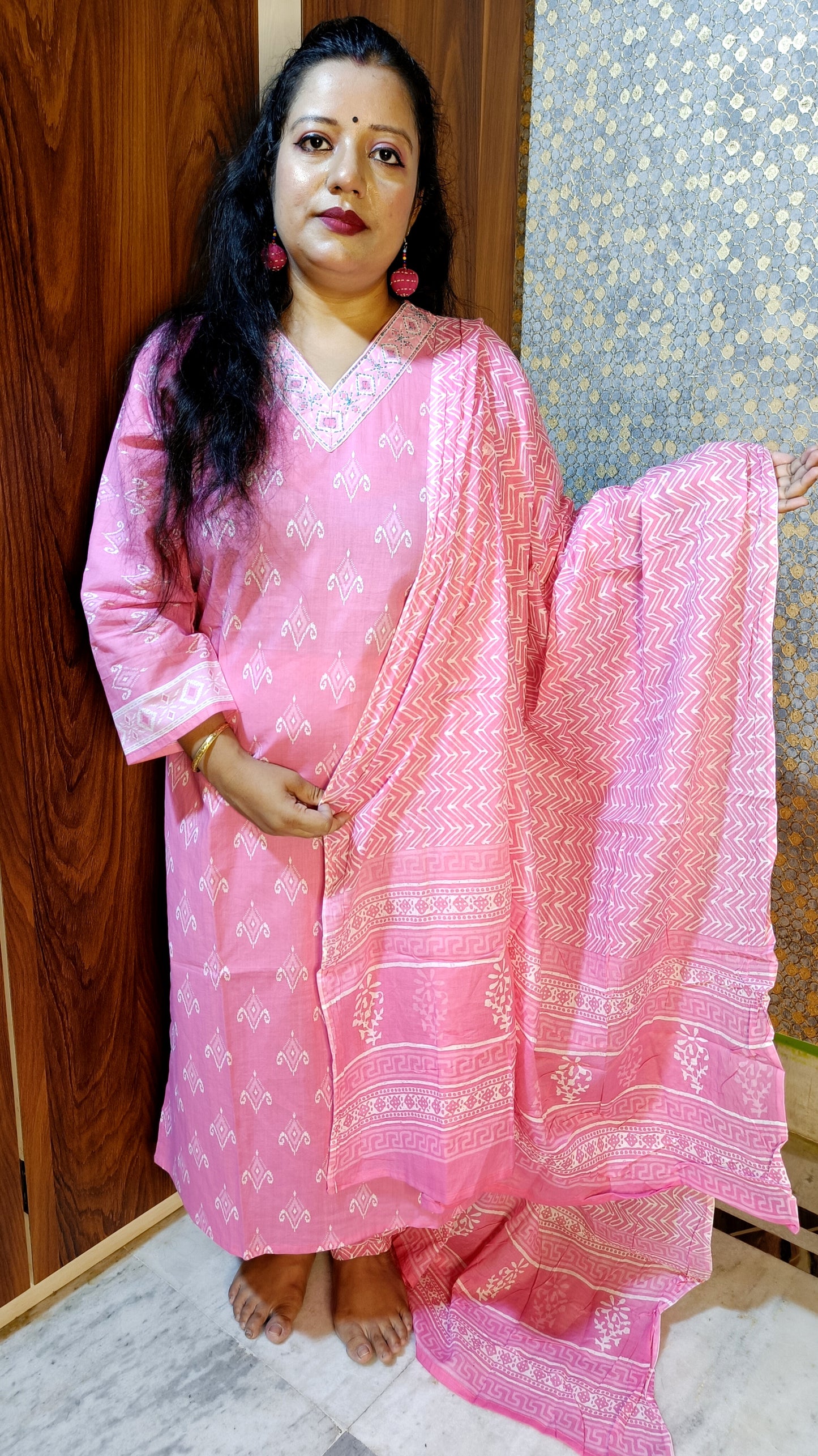 PREMIUM PURE COTTON V-NECK PINK DUPATTA PANTS SUIT SET - KDP403